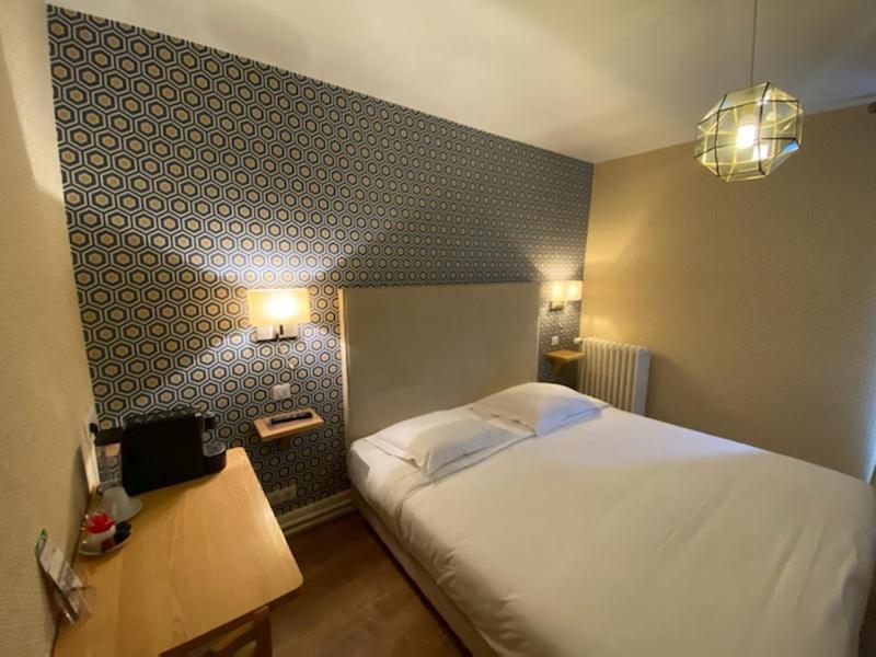 Hotel Le Central Boussac  Ngoại thất bức ảnh