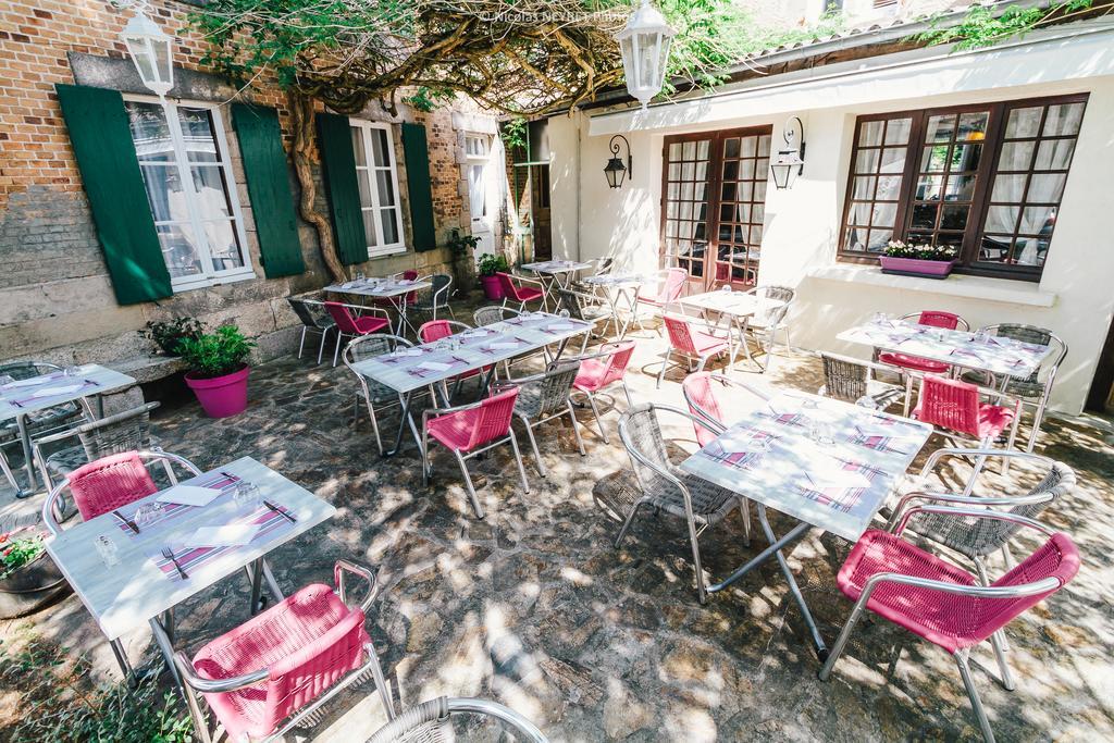 Hotel Le Central Boussac  Ngoại thất bức ảnh
